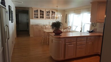 135 E View Ave, Cranston, RI 02920 - photo 4