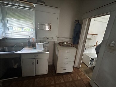 210 E 37th St, Houston, TX 77018 - photo 7