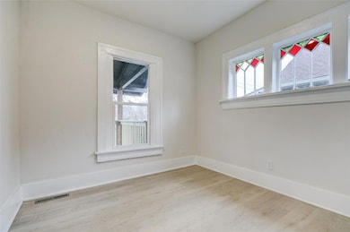 1946 Franklin Ave, Des Moines, IA 50314 - photo 4