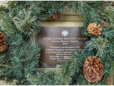 608 W 6th St, the Dalles, OR 97058 - photo 2