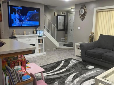 32756 Barclay Square, Warren, MI 48093 - photo 7