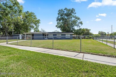 2165 Bo Peep Dr W, Jacksonville, FL 32210 - photo 2