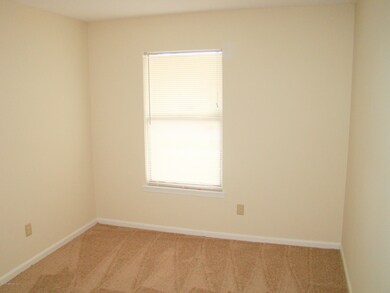 8913 Ivey Rd, Jacksonville, FL 32216 - photo 7