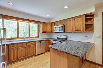 Kitchen with eat-in counter