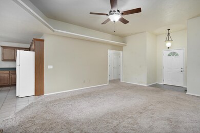 651 S Bridgewood Cir-8