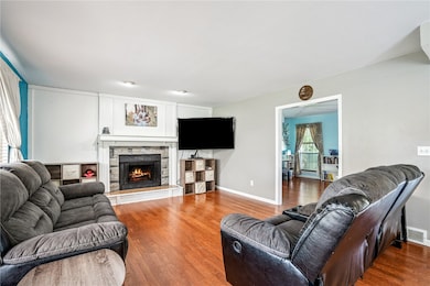 6823 1st Ave SW, Cedar Rapids, IA 52405 - photo 4