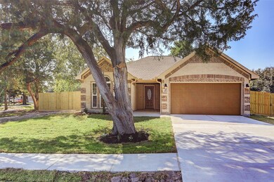 101 N 9th St, Alvin, TX 77511 - photo 2