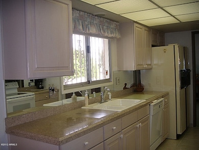 9502 W Cottonwood Dr, Sun City, AZ 85373 - photo 3