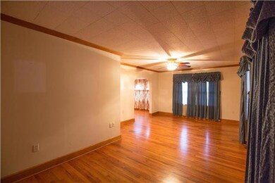 3005 S Claremont Ave, Independence, MO 64052 - photo 7