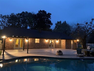 1402 Baker Dr, Tomball, TX 77375 - photo 6