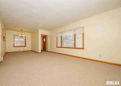 1225 E Dover Ct, Davenport, IA 52803 - photo 6