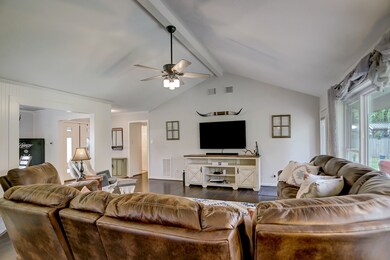 7527 Brush Wood Dr, Houston, TX 77088 - photo 6