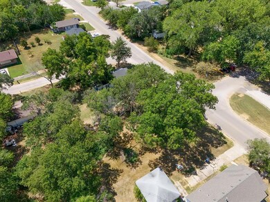 1201 N Center Ave, Bethel Acres, OK 74801 - photo 4