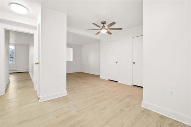 34-20 Parsons Blvd unit 4, Flushing, NY 11354 - photo 6