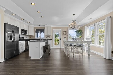Kitchen dining