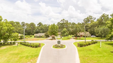 Entrance to Bloomfield Lakes subdivision