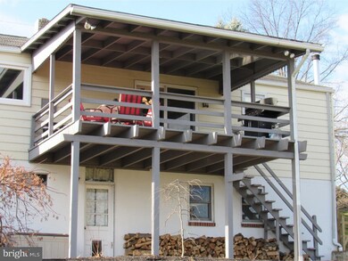 490 Macoby St, Pennsburg, PA 18073 - photo 4