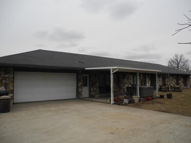 Extra parking and 2 car garage