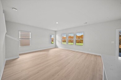 561 Cozy Bluff Rd, Spartanburg, SC 29301 - photo 4