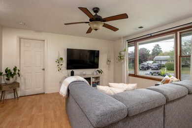 27 Utica Ln, South Dartmouth, MA 02748 - photo 5