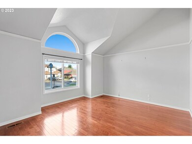 706 SW 29th Cir, Troutdale, OR 97060 - photo 7