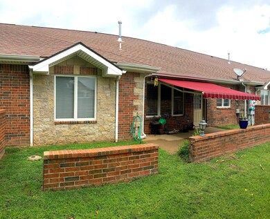 Patio w Sunsetter Awning