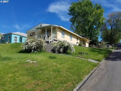 704 SE 6th St, Pendleton, OR 97801 - photo 2