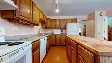 9 Stonehedge Dr, South Burlington, VT 05403 - photo 6