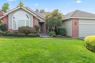 2480 Meadow Creek Dr, Medford, OR 97504 - photo 4