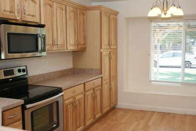 328 W Stanford  kitchen(8)