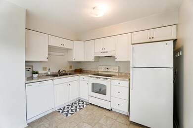 Eat-In Kitchen