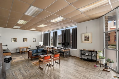 Main area. Large windows