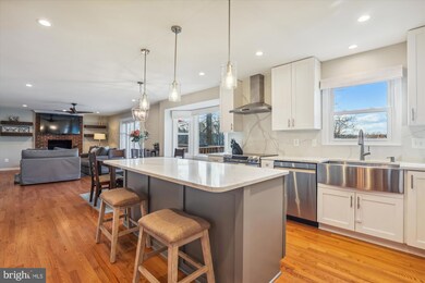 15346 Edgehill Dr, Dumfries, VA 22025 - photo 3