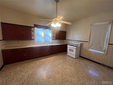 301 E 7th North St, Mount Olive, IL 62069 - photo 6