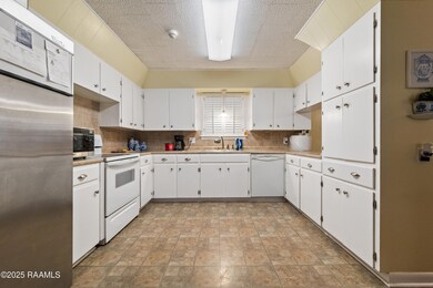 211Delphine-9