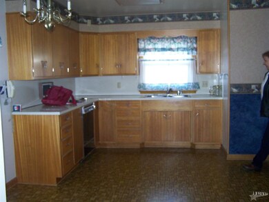 335 W Butcher St, Geneva, IN 46740 - photo 3