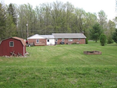 2422 Benders Dr, Bath, PA 18014 - photo 4