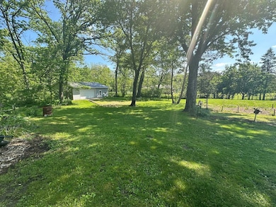 6106 Whalen Rd, Fitchburg, WI 53593 - photo 2