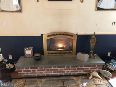 877 Naamans Creek Rd, Chadds Ford, PA 19317 - photo 2