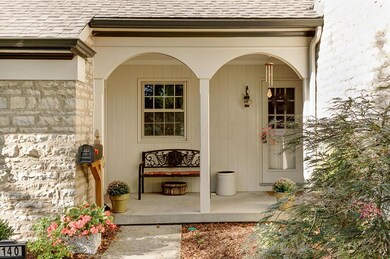 1140_Regency-Side entry porch