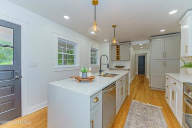 4 Kitchen 1