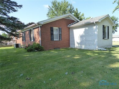 207 Walnut St, Archbold, OH 43502 - photo 6