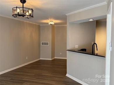 2520 Stradbrook Dr, Charlotte, NC 28210 - photo 3