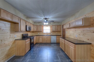 14416 S Elm St, Glenpool, OK 74033 - photo 4