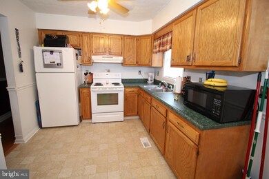 129 Greenleaf Rd, Strasburg, VA 22657 - photo 4