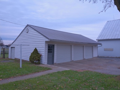 410 E Cherry St, New Bremen, OH 45869 - photo 4