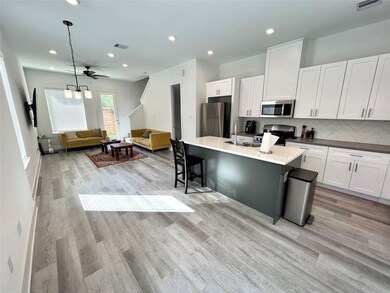 221 Oriole St unit A, Houston, TX 77018 - photo 5