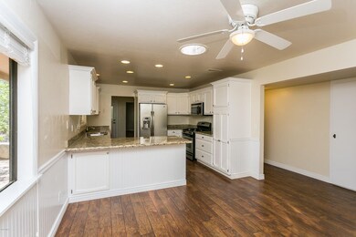 006_Family Room