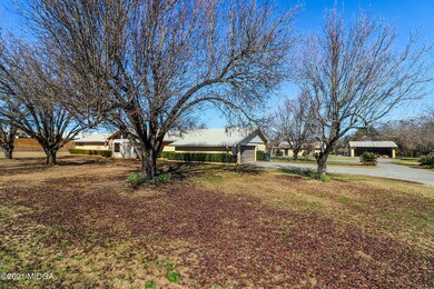 4724 Bennet - Front 3