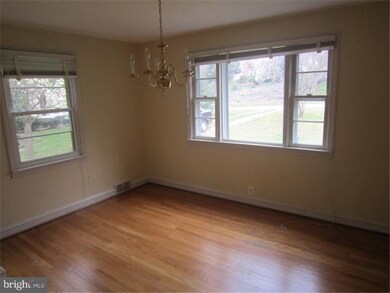 218 Hutchinson Ave, Haddonfield, NJ 08033 - photo 7